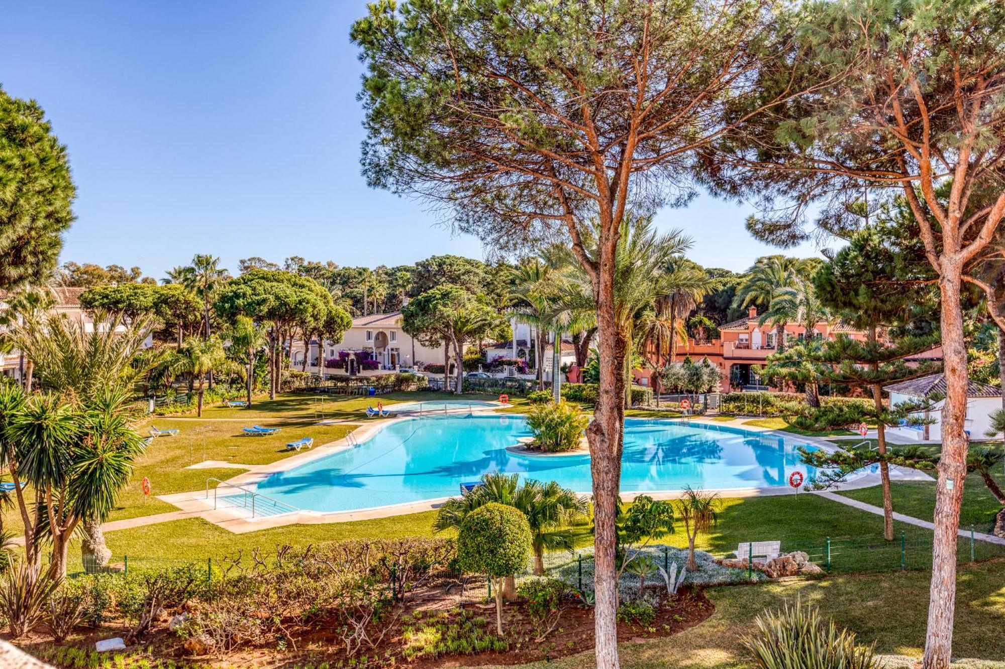 Ferienwohnung Life El Presidente Penthouse Pool View Estepona Exterior foto